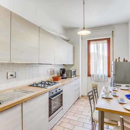 Apartment Casa Arno 500m From - Happy